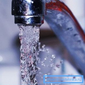 Agua del grifo Agua del grifo