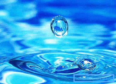 El agua es beneficiosa para los humanos, pero causa un daño irreparable a la tecnología. El agua es beneficiosa para los humanos, pero causa un daño irreparable a la tecnología.