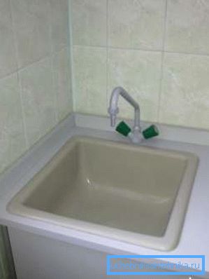 Modelo incorporado de lavabo de polipropileno. Modelo incorporado de lavabo de polipropileno.