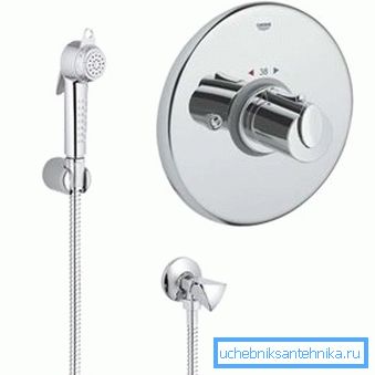 La llave incorporada para la ducha higiénica proporciona una temperatura y presión predeterminadas, solo tiene que abrir la llave para usarla La llave incorporada para la ducha higiénica proporciona una temperatura y presión predeterminadas, solo tiene que abrir la llave para usarla