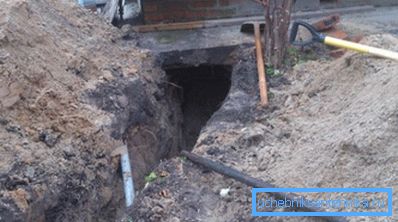 Entrar en la casa se hace mejor a nivel del sótano o hacer una pequeña excavación debajo de los cimientos