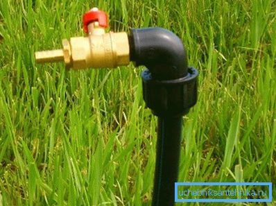 Puedes traer un grifo para regar justo en el medio del jardín. Puedes traer un grifo para regar justo en el medio del jardín.
