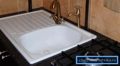 Elegir un fregadero de cocina de acero recubierto con esmalte. Elegir un fregadero de cocina de acero recubierto con esmalte.