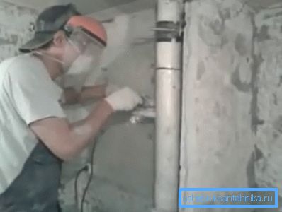 Cortar un trozo de la antigua risa. Cortar un trozo de la antigua risa.