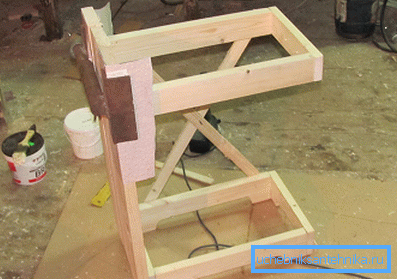 La altura del producto es de unos 65 cm. La altura del producto es de unos 65 cm.