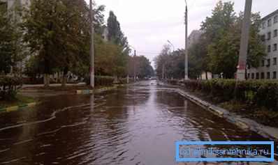 El diámetro reducido de las aguas pluviales conduce a consecuencias bastante predecibles. El diámetro reducido de las aguas pluviales conduce a consecuencias bastante predecibles.